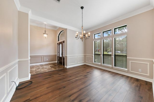 15935 Parkchester Drive, Houston, TX 77062