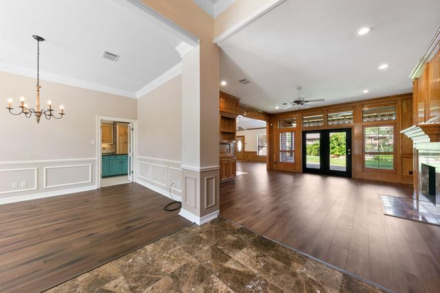15935 Parkchester Drive, Houston, TX 77062
