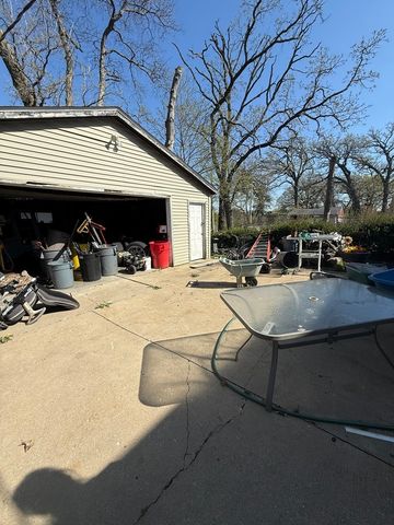1221 Sunset Drive, Round Lake Beach, IL 60073