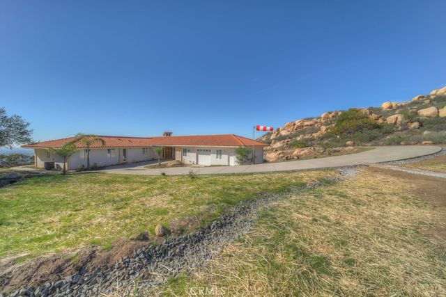 1991 Via Ladera, Fallbrook, CA 92028