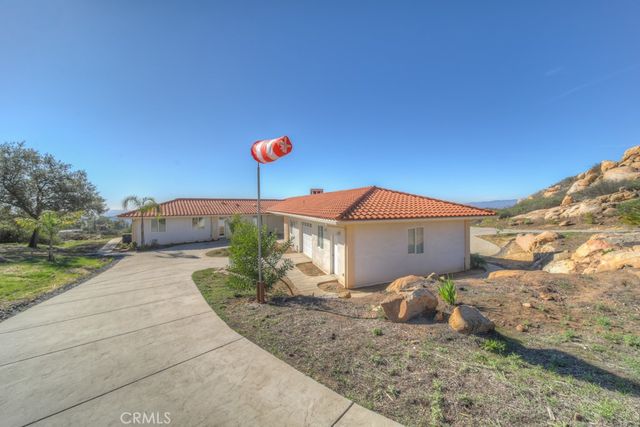 1991 Via Ladera, Fallbrook, CA 92028