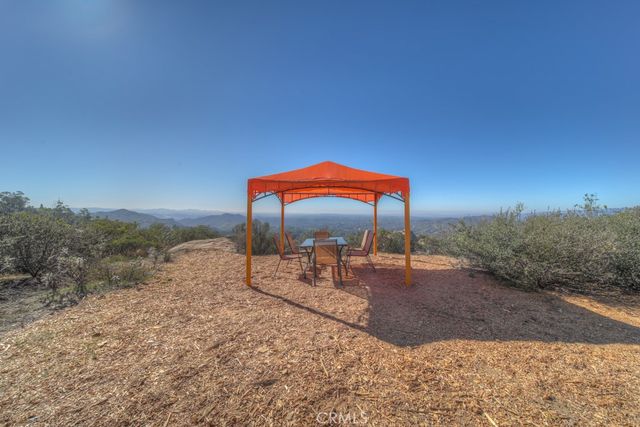 1991 Via Ladera, Fallbrook, CA 92028