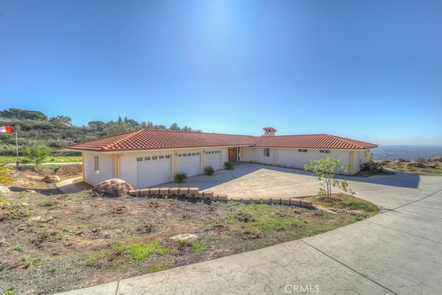 1991 Via Ladera, Fallbrook, CA 92028