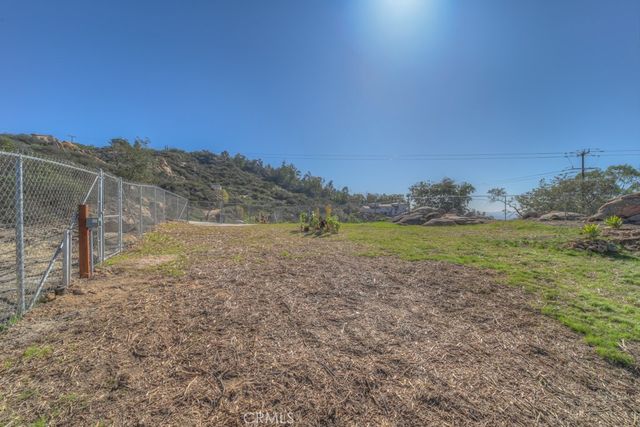 1991 Via Ladera, Fallbrook, CA 92028