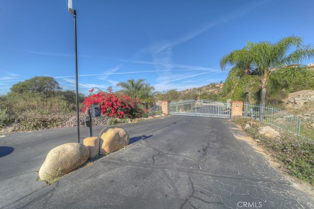 1991 Via Ladera, Fallbrook, CA 92028