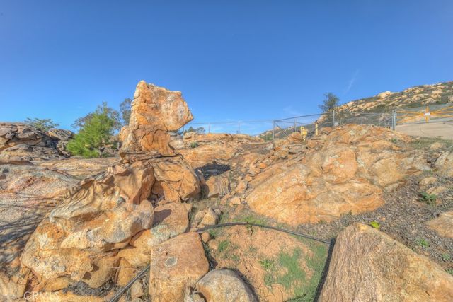 1991 Via Ladera, Fallbrook, CA 92028