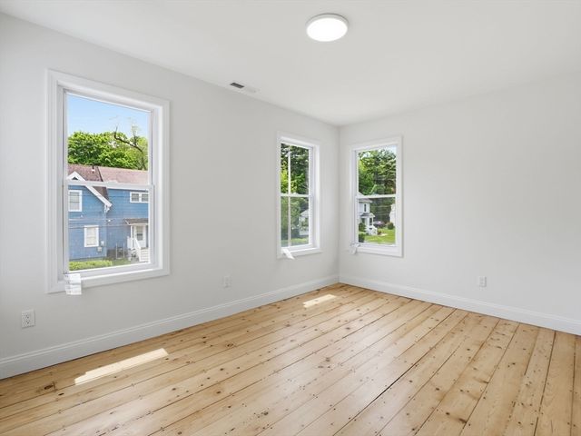 518 North St, Fitchburg, MA 01420