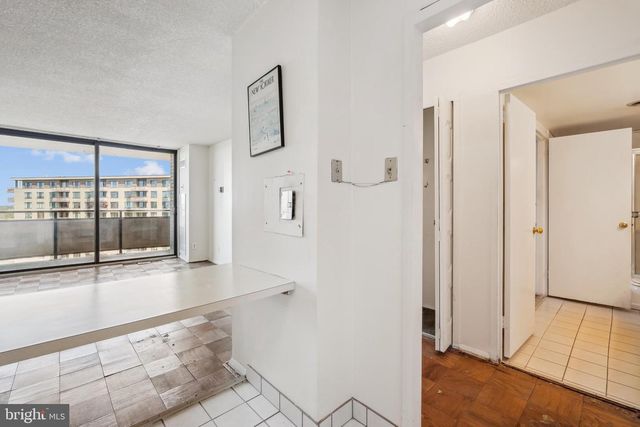 5225 POOKS HILL RD #1602S, Bethesda, MD 20814