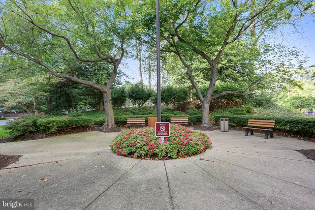 5225 POOKS HILL RD #1602S, Bethesda, MD 20814