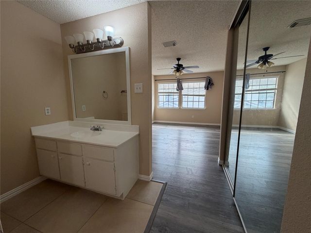 3115 Windchase Boulevard 742, Houston, TX 77082