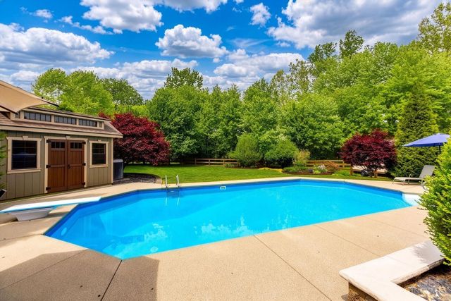 10801 Carolina Pines Drive, Harrison, OH 45030