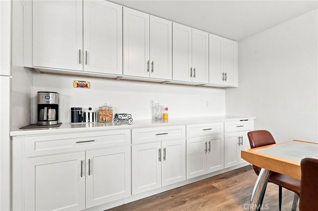 17168 Barneston, Los Angeles, CA 91344