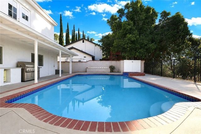 17168 Barneston, Los Angeles, CA 91344