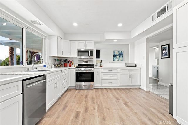 17168 Barneston, Los Angeles, CA 91344
