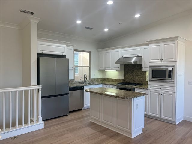 86 Revival, Irvine, CA 92620