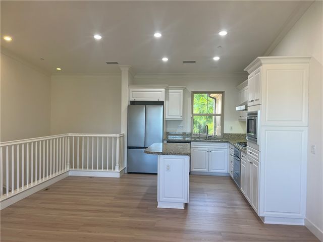 86 Revival, Irvine, CA 92620