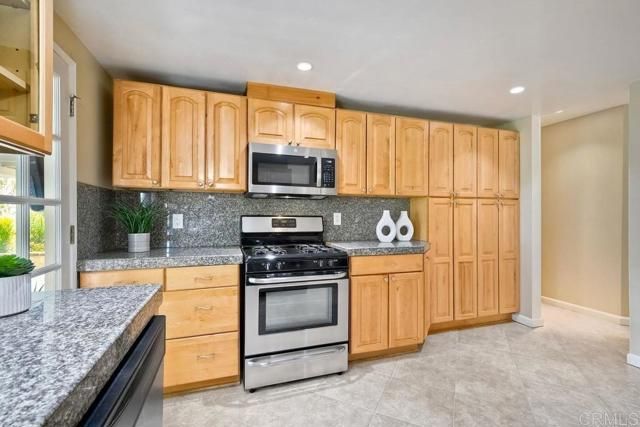 1035 Bridle Path Way, Oceanside, CA 92057