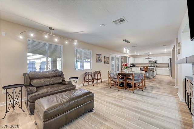 10012 Long Cattle Avenue, Las Vegas, NV 89117