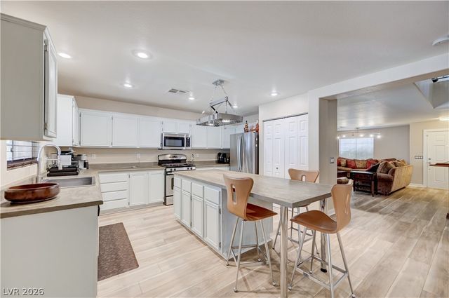 10012 Long Cattle Avenue, Las Vegas, NV 89117