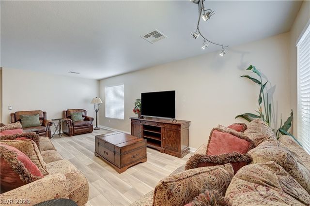 10012 Long Cattle Avenue, Las Vegas, NV 89117