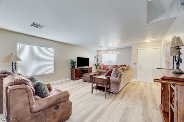 10012 Long Cattle Avenue, Las Vegas, NV 89117