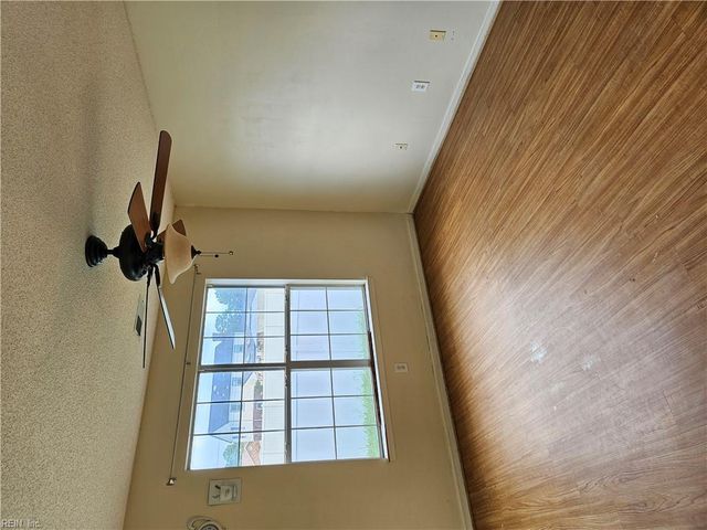 2229 Holly Berry LN, Chesapeake, VA 23325