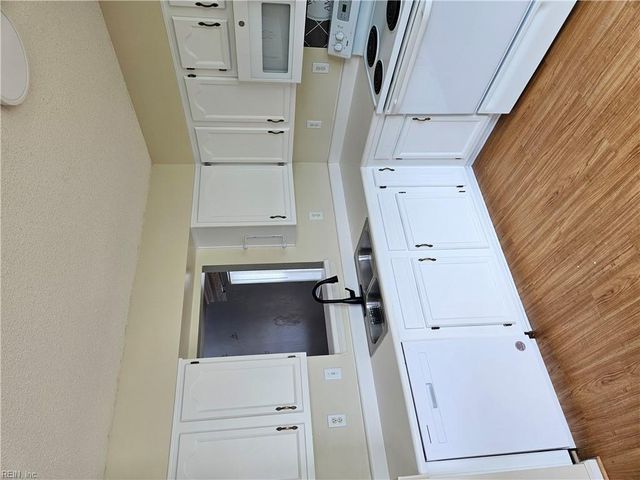 2229 Holly Berry LN, Chesapeake, VA 23325