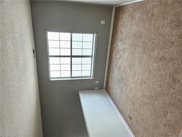 2229 Holly Berry LN, Chesapeake, VA 23325