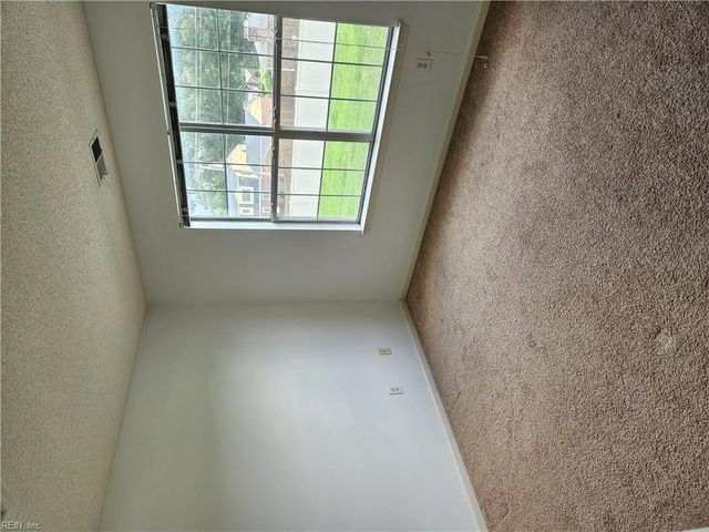 2229 Holly Berry LN, Chesapeake, VA 23325