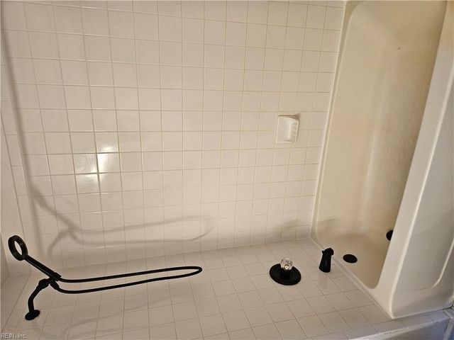 2229 Holly Berry LN, Chesapeake, VA 23325