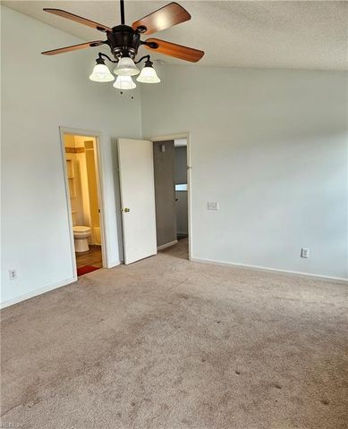 2229 Holly Berry LN, Chesapeake, VA 23325