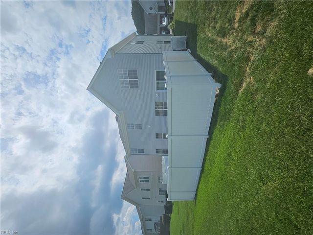 2229 Holly Berry LN, Chesapeake, VA 23325