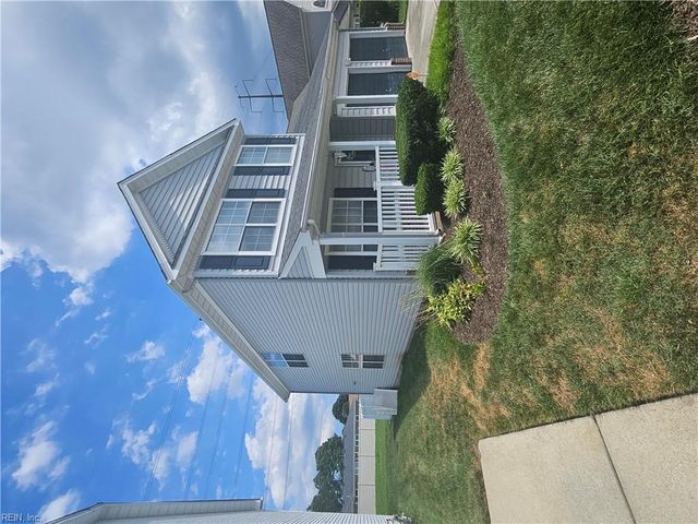 2229 Holly Berry LN, Chesapeake, VA 23325
