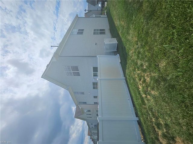 2229 Holly Berry LN, Chesapeake, VA 23325