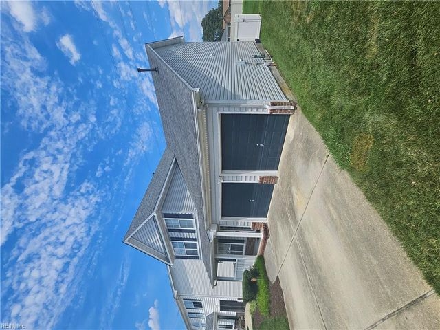 2229 Holly Berry LN, Chesapeake, VA 23325