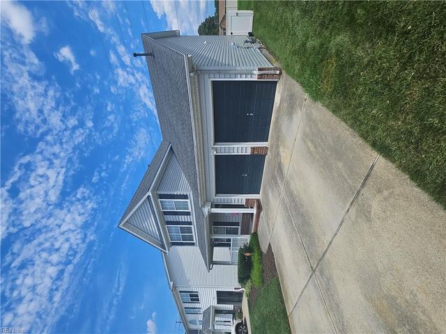 2229 Holly Berry LN, Chesapeake, VA 23325