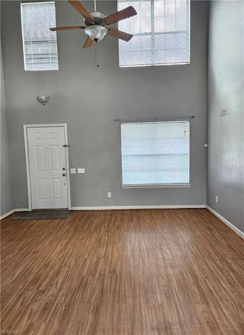 2229 Holly Berry LN, Chesapeake, VA 23325