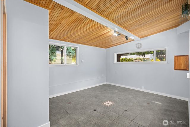 1216 N 172nd Street, Shoreline, WA 98133