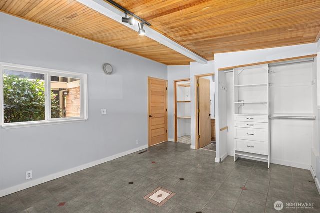 1216 N 172nd Street, Shoreline, WA 98133