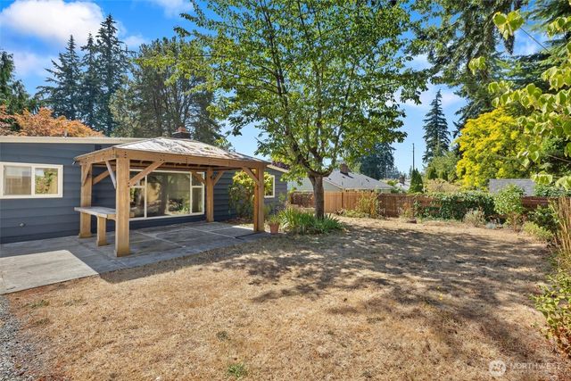1216 N 172nd Street, Shoreline, WA 98133