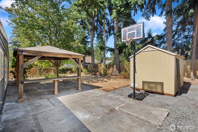 1216 N 172nd Street, Shoreline, WA 98133