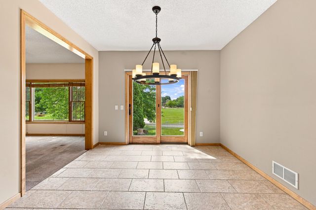 11649 Laketowne View, Albertville, MN 55301