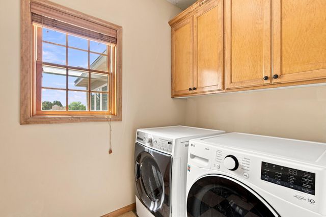 11649 Laketowne View, Albertville, MN 55301