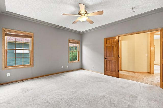 11649 Laketowne View, Albertville, MN 55301