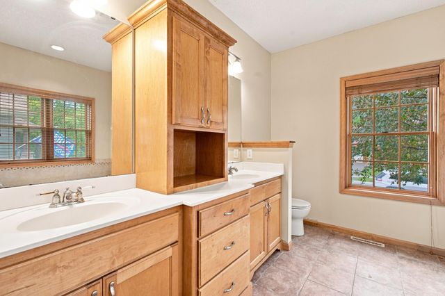 11649 Laketowne View, Albertville, MN 55301
