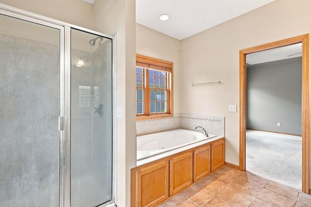 11649 Laketowne View, Albertville, MN 55301