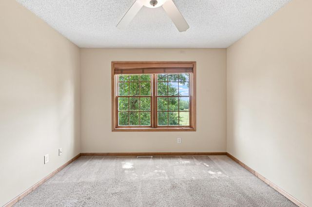 11649 Laketowne View, Albertville, MN 55301