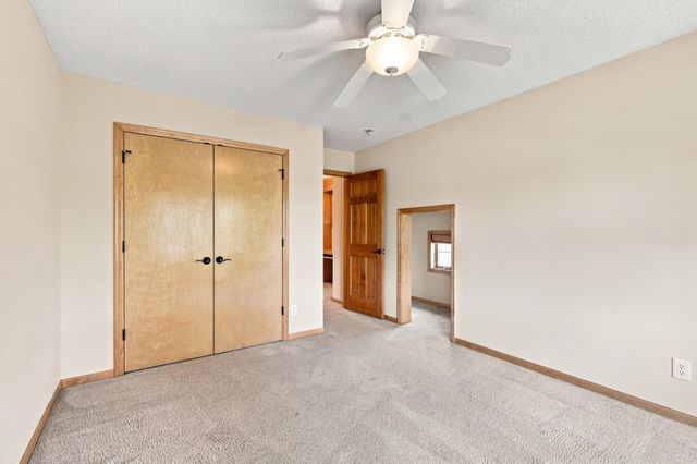 11649 Laketowne View, Albertville, MN 55301