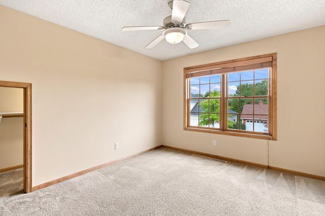 11649 Laketowne View, Albertville, MN 55301