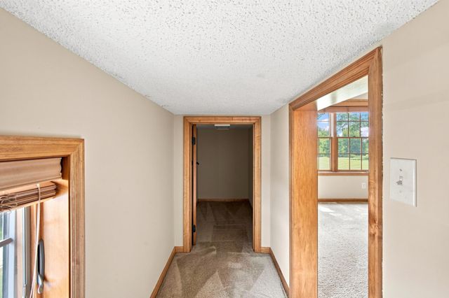 11649 Laketowne View, Albertville, MN 55301